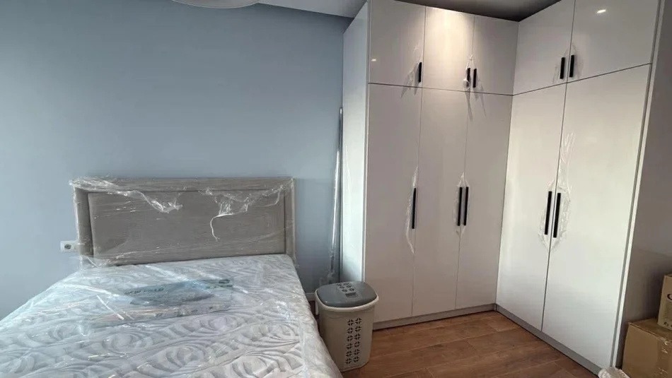Tirane, jepet me qera apartament 1+1 Kati 5, 70 m² 650 € (Sheshi Karl Topia)