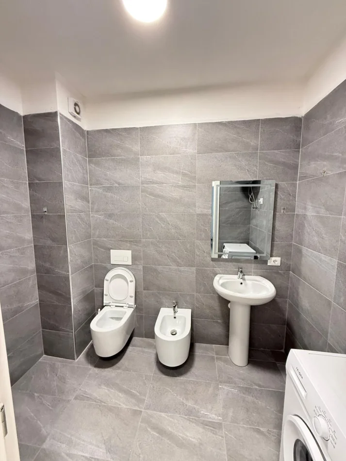 Tirane, jepet me qera apartament 1+1 Kati 9, 60 m² 450 € (Astir)