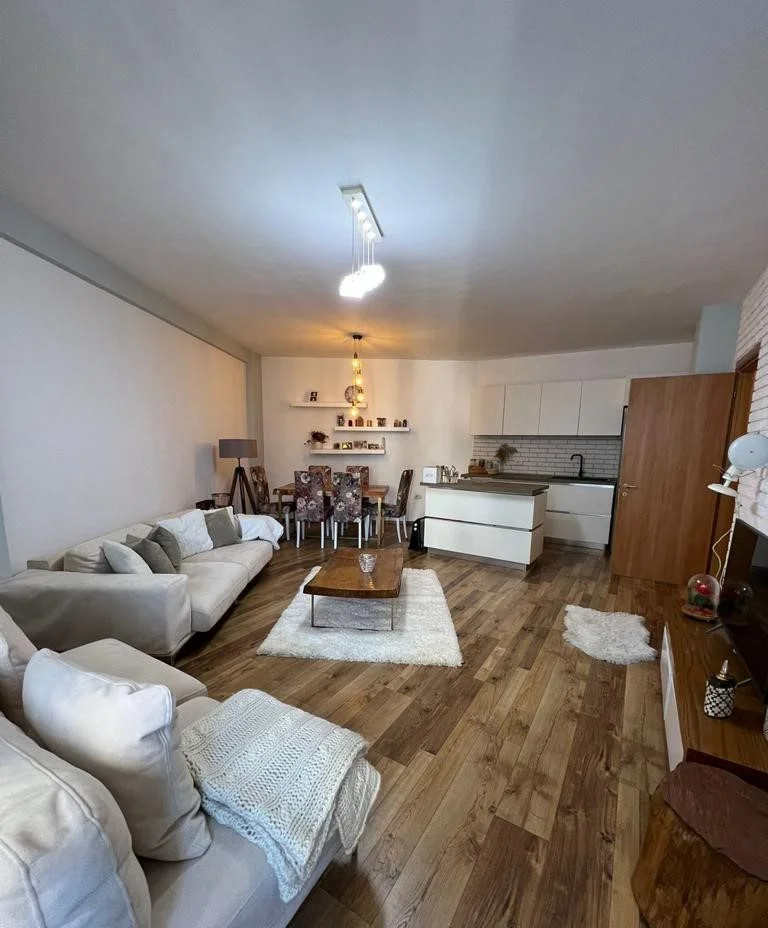 Tirane, jepet me qera apartament 1+1 Kati 5, 80 m² 550 € (Astir)