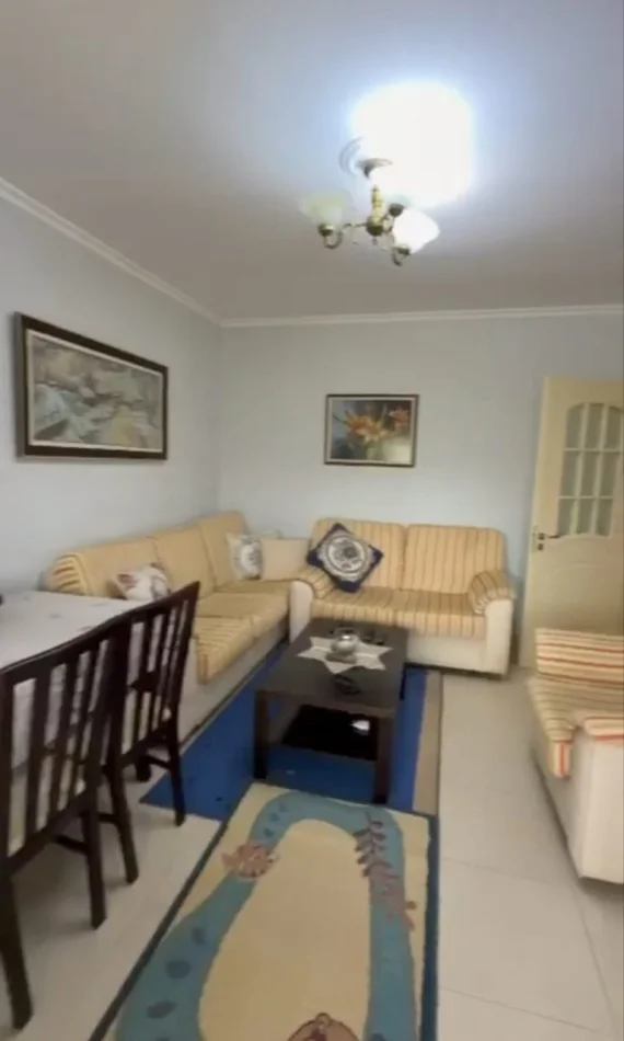 Tirane, jepet me qera apartament 1+1 Kati 5, 75 m² 450 € (Brryli)