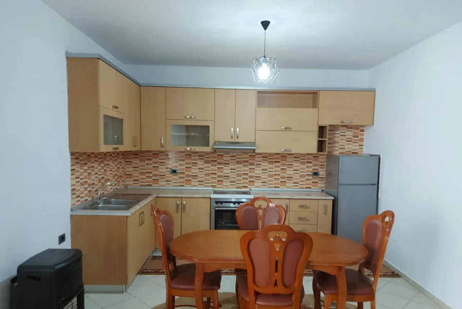 Tirane, jepet me qera apartament 2+1 Kati 2, 100 m² 500 € (Bulevardi i Ri)
