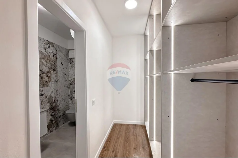 Tirane, shitet apartament 3+1 , 129 m² 329.000 € 