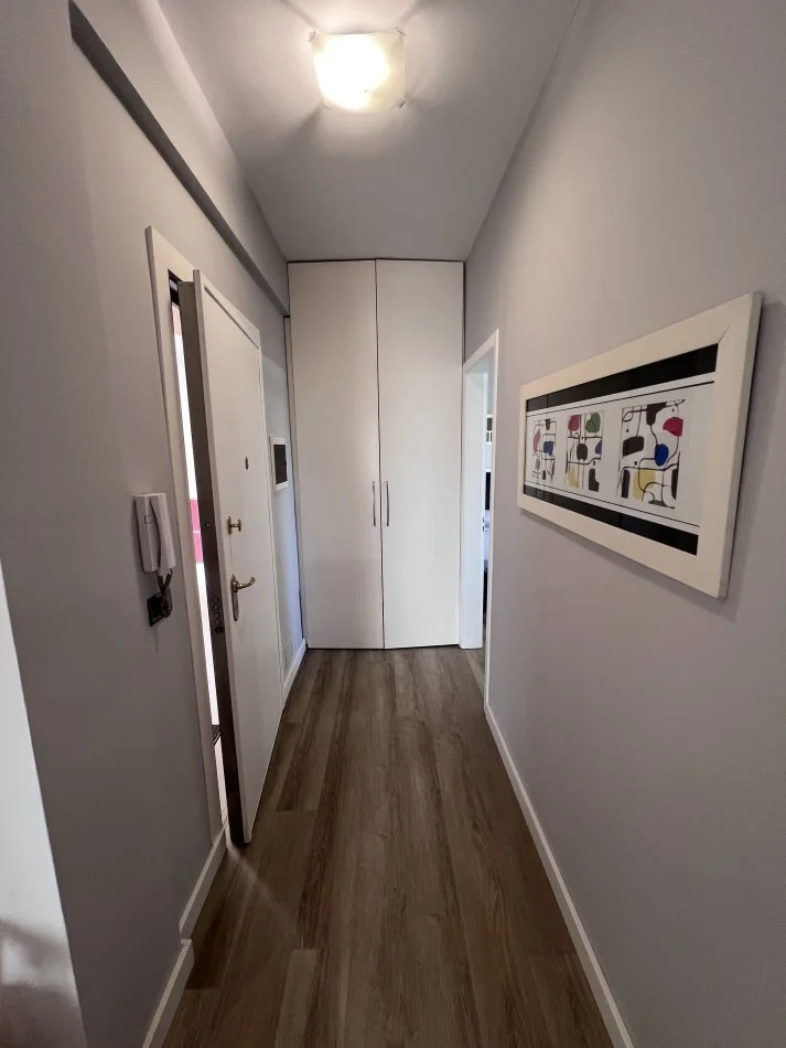 Tirane, jepet me qera apartament 2+1+Ballkon Kati 4, 100 m²