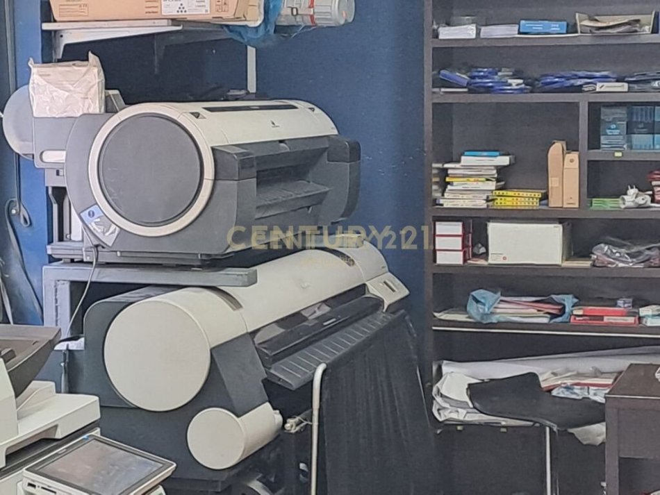 Tirane, shitet dyqan , 40 m² 