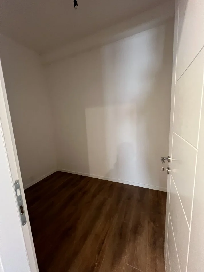 Shqiperi, shitet 3+1+Ballkon Kati 7, 135 m² (Xganfize kemo)