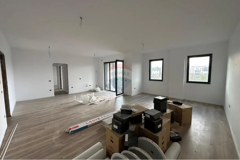 Tirane, shitet apartament 2+1 Kati 4, 143 m² 357.000 € 