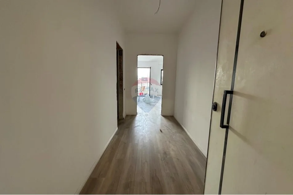 Tirane, shitet apartament 2+1 Kati 4, 143 m² 357.000 € 