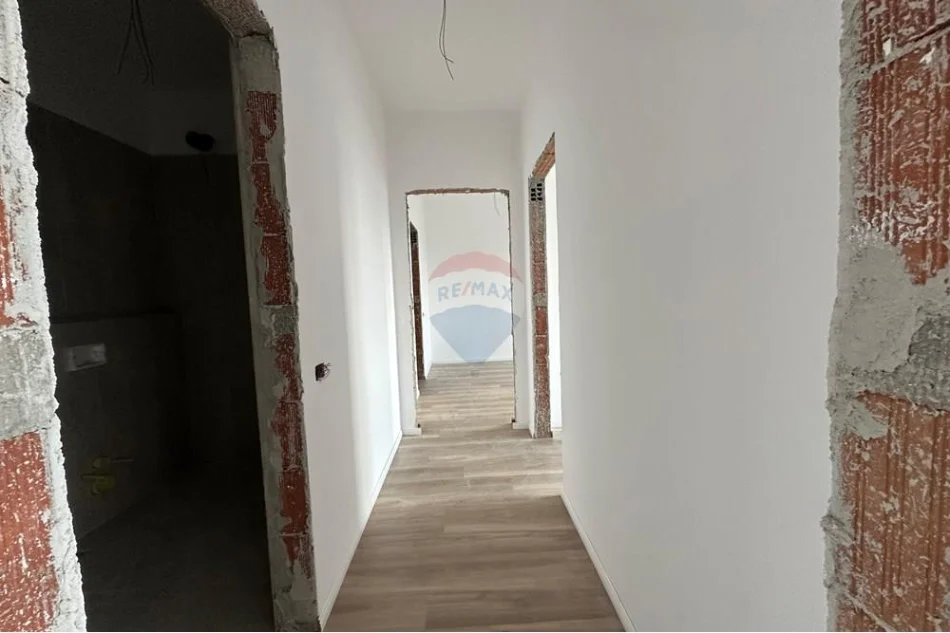 Tirane, shitet apartament 2+1 Kati 4, 143 m² 357.000 € 