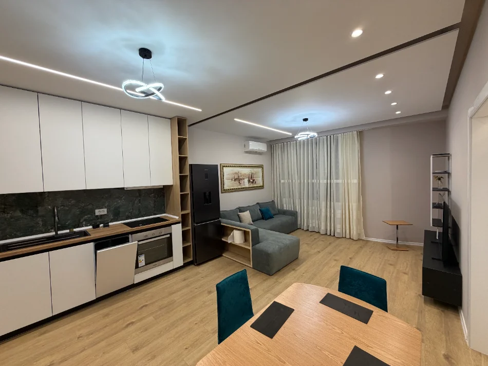 Tirane, jepet me qera apartament 2+1+Ballkon Kati 5, 105 m² 1.200 € (Rr. Mine Peza)