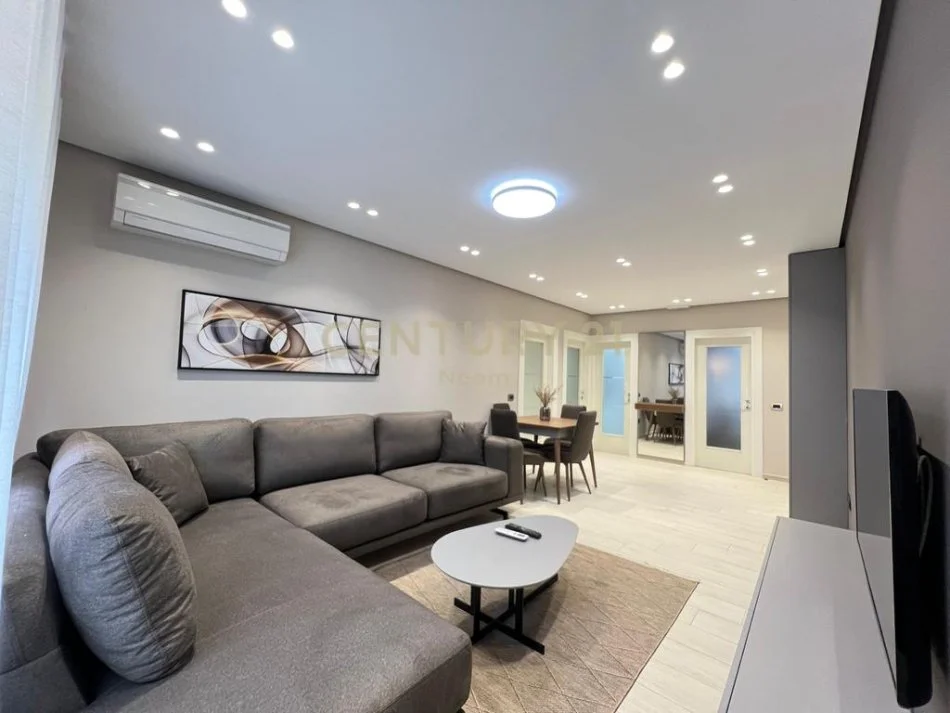 Tirane, shes apartament 2+1 Kati 2, 75 m² (Qender)