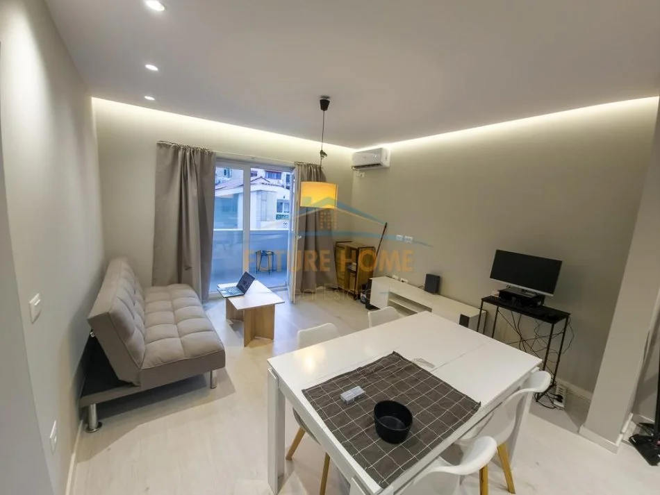 Tirane, shitet apartament 1+1+Ballkon Kati 1, 61 m² 135.000 € (Pazari i ri)