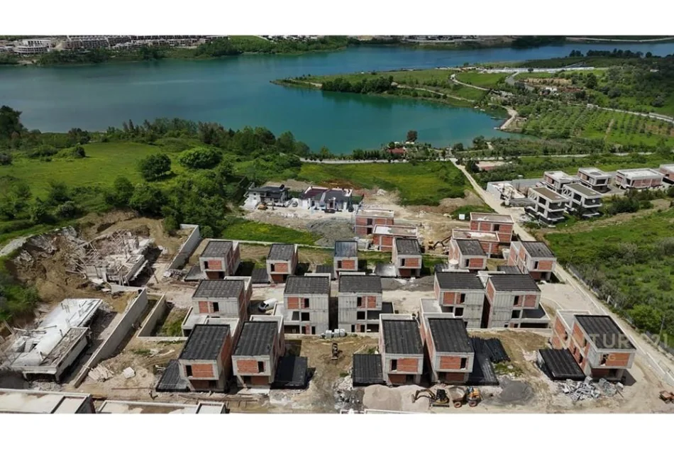 Tirane, shitet Vile 2 Katshe , 257 m² 610.000 € 