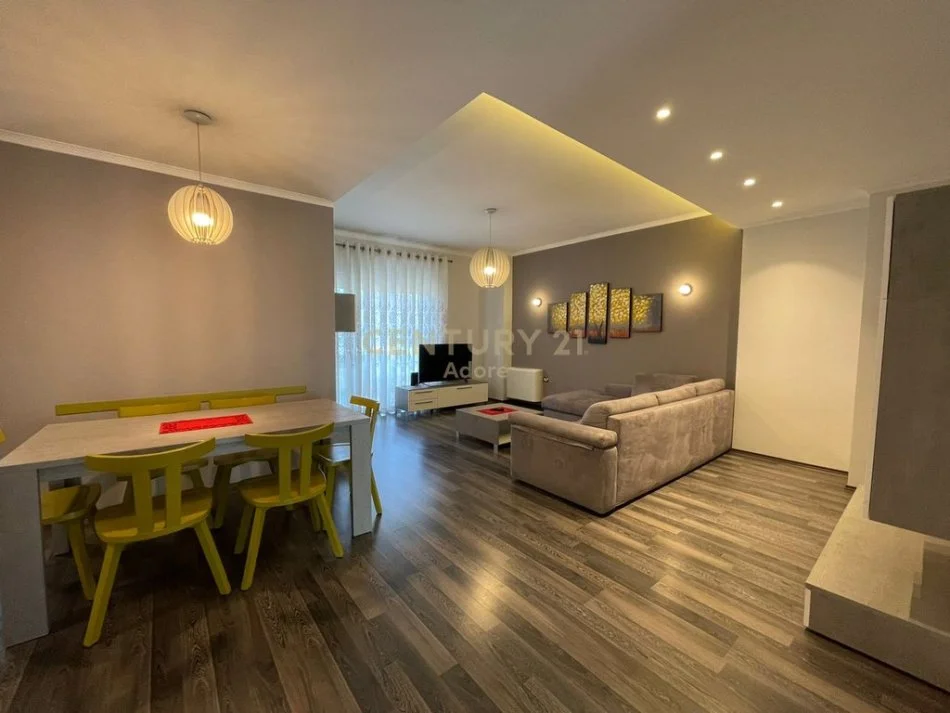 Tirane, jepet me qera apartament 2+1+Ballkon Kati 3, 1.400 € 