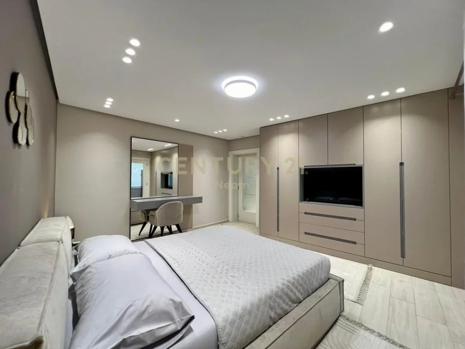 Tirane, shes apartament 2+1 Kati 2, 75 m² (Qender)