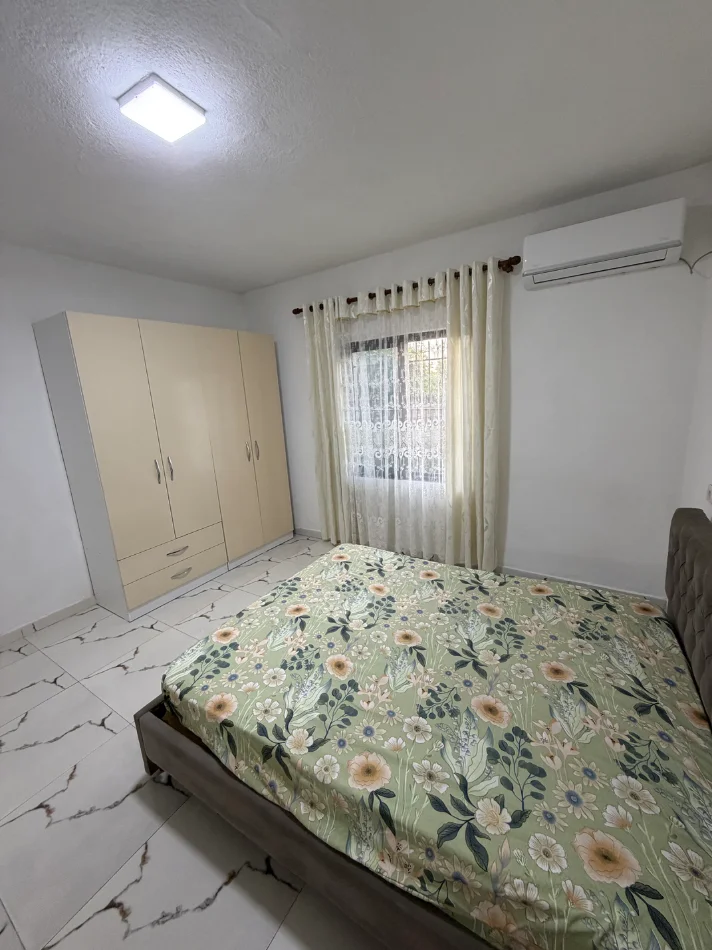 Tirane, jepet me qera apartament+verande  1+1 Kati 0, 30.000 leke i diskutueshem (Rruga Dino Kalenja , Paskuqan 2)