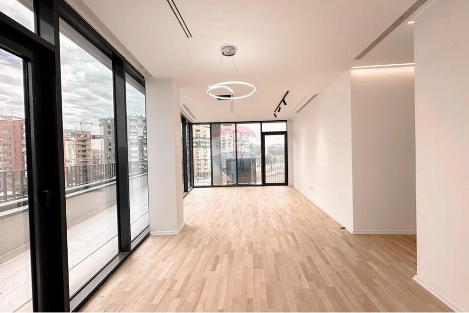 Tirane, shitet apartament 2+1 , 139 m² 448.000 € 