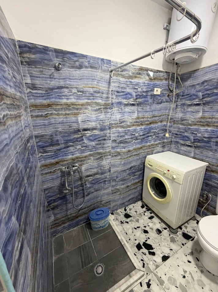 Tirane, jepet me qera apartament+verande  1+1 Kati 0, 30.000 leke i diskutueshem (Rruga Dino Kalenja , Paskuqan 2)