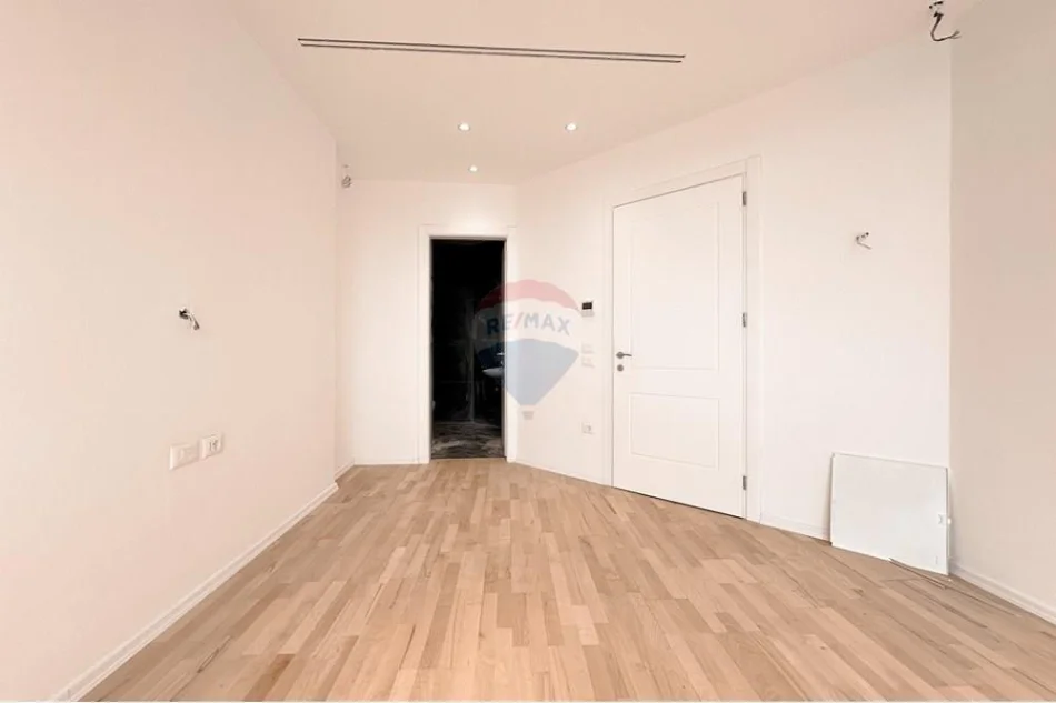 Tirane, shitet apartament 2+1 , 139 m² 448.000 € 