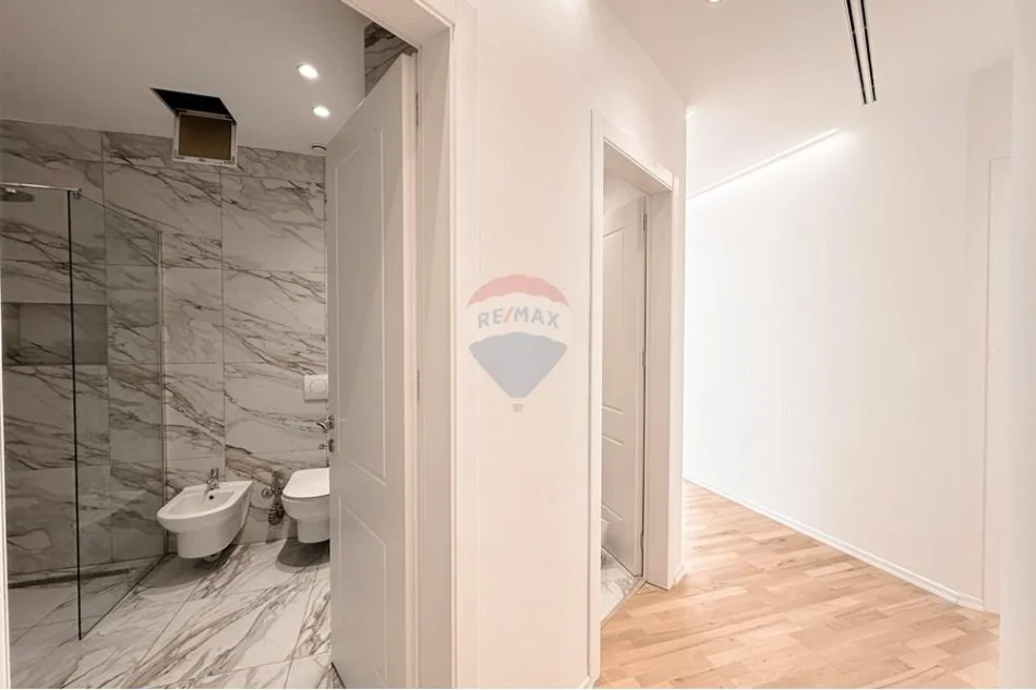 Tirane, shitet apartament 2+1 , 139 m² 448.000 € 