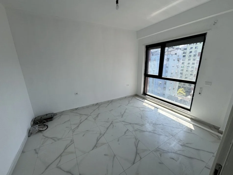 Tirane, jepet me qera apartament 2+1+Ballkon Kati 3, 90 m² 700 € (Myslym shyri)