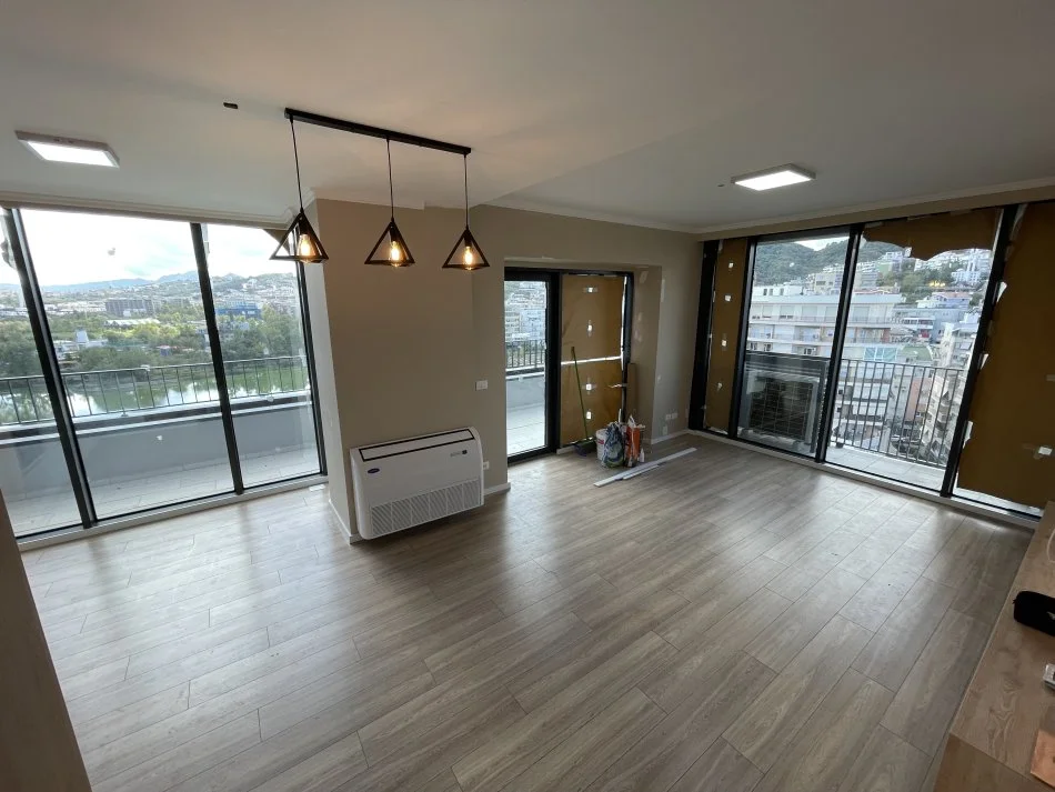 Tirane, jepet me qera apartament 2+1+Aneks+Ballkon Kati 10, 120 m² 1.500 € (Liqeni Artificial)