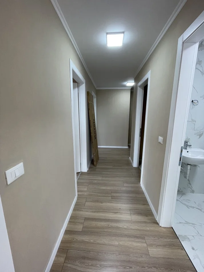 Tirane, jepet me qera apartament 2+1+Aneks+Ballkon Kati 10, 120 m² 1.500 € (Liqeni Artificial)