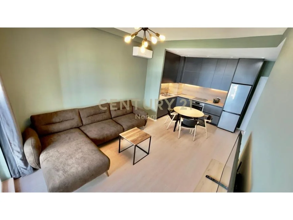 Tirane, jepet me qera apartament 2+1 Kati 6, 85 m² 800 € (Kompleksi magnet)