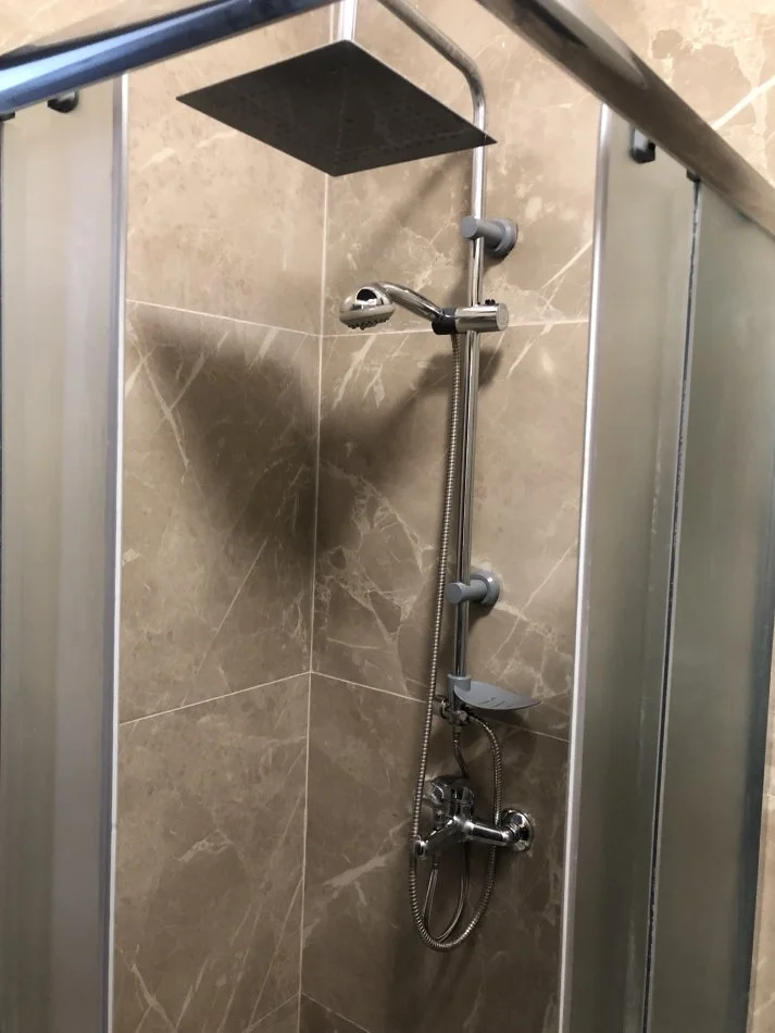 Tirane, jepet me qera apartament 1+1+Ballkon Kati 6, 70 m² 840 € (Rruga Gjon Buzuku)