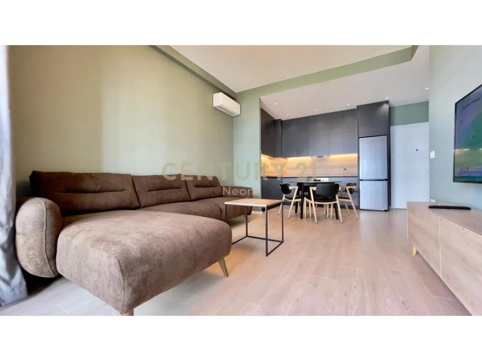 Tirane, jepet me qera apartament 2+1 Kati 6, 85 m² 800 € (Kompleksi magnet)