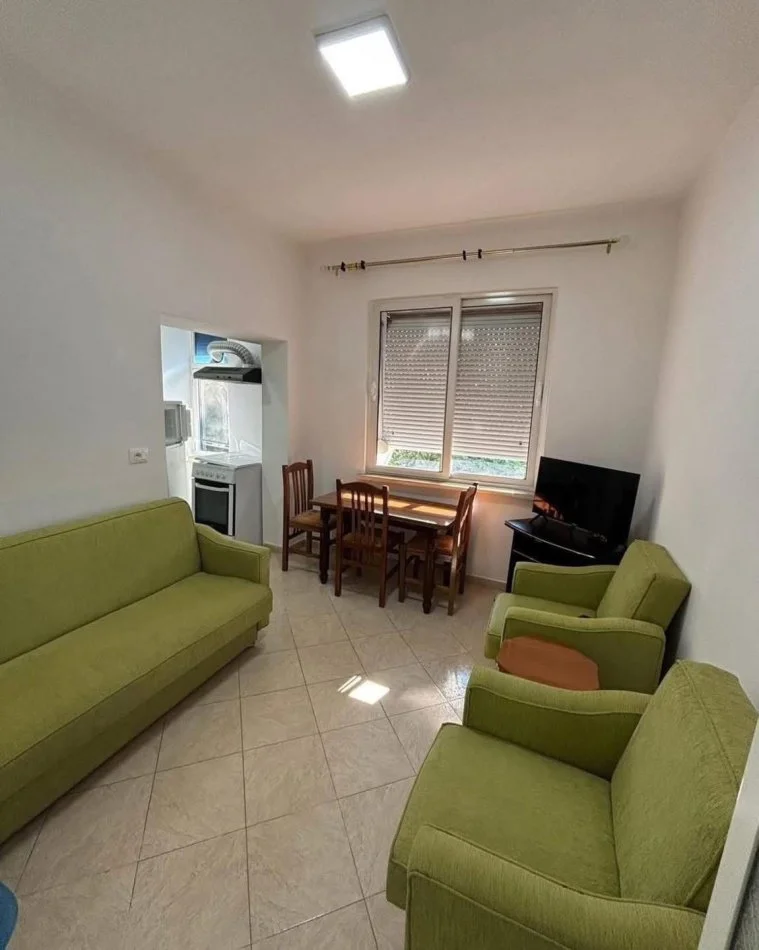 Tirane, jepet me qera apartament 2+1 Kati 5, 550 € (Blloku)