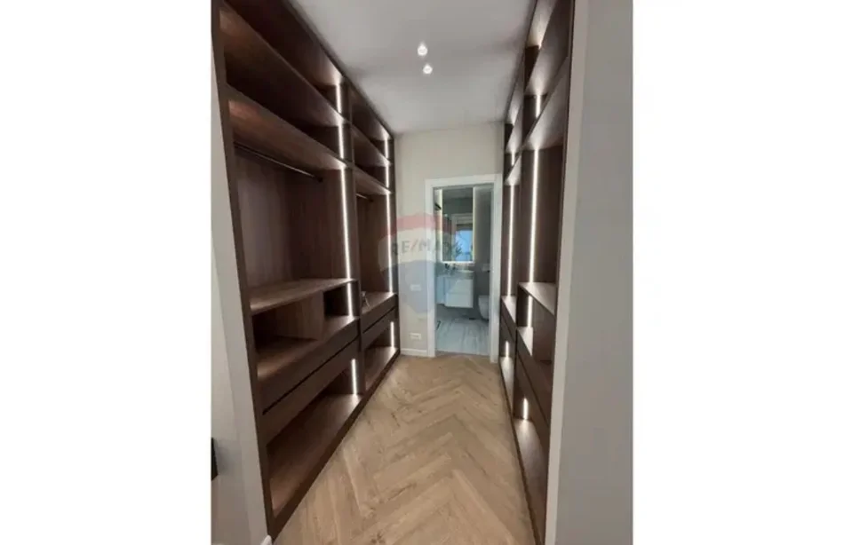 Tirane, jepet me qera apartament 2+1+Ballkon , 118 m² 1.870 € (Tirana Garden Building)