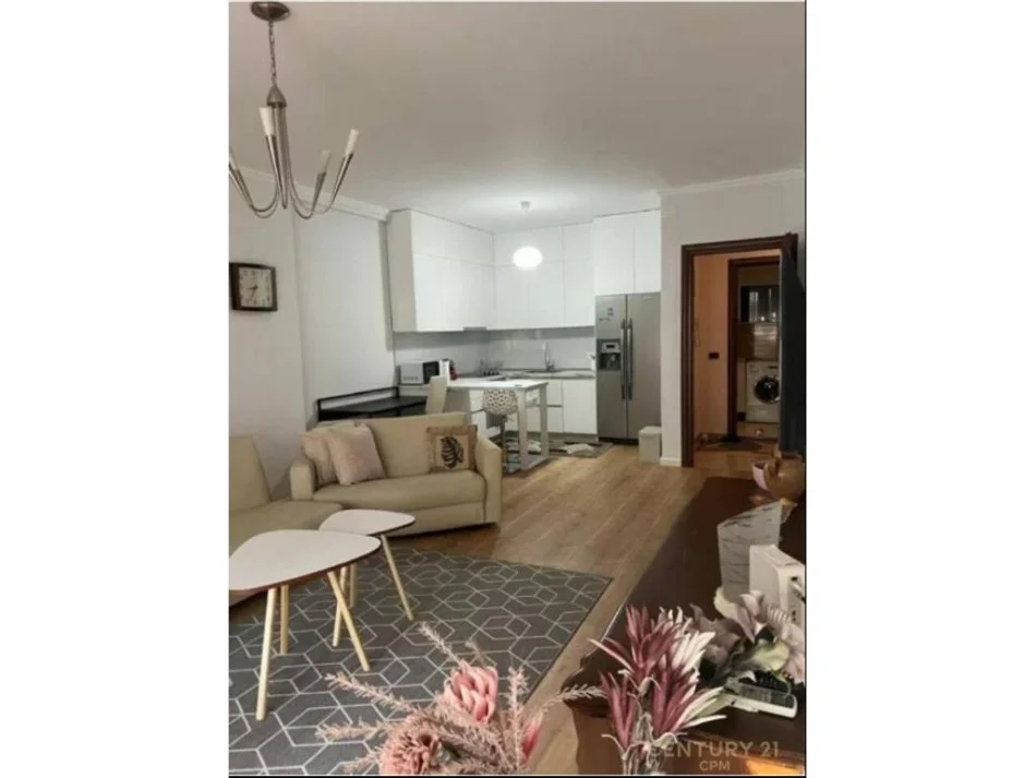 Tirane, jepet me qera apartament 1+1 Kati 3, 85 m² 850 € (Rruga Qemal Stafa)