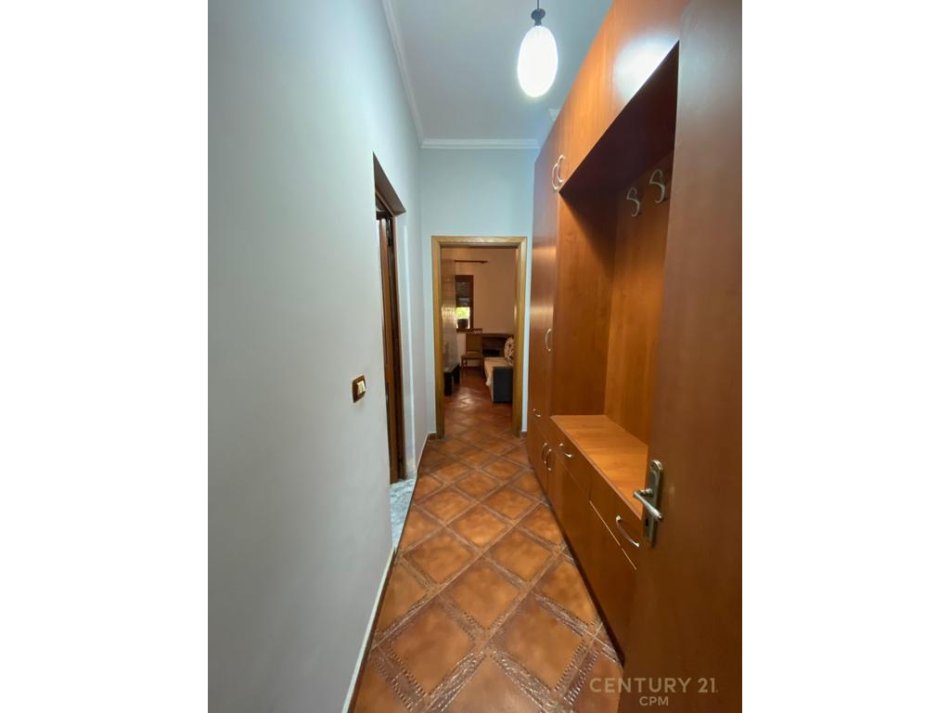 Shqiperi, jepet me qera apartament 1+1 Kati 1, 50 m² 300 € 