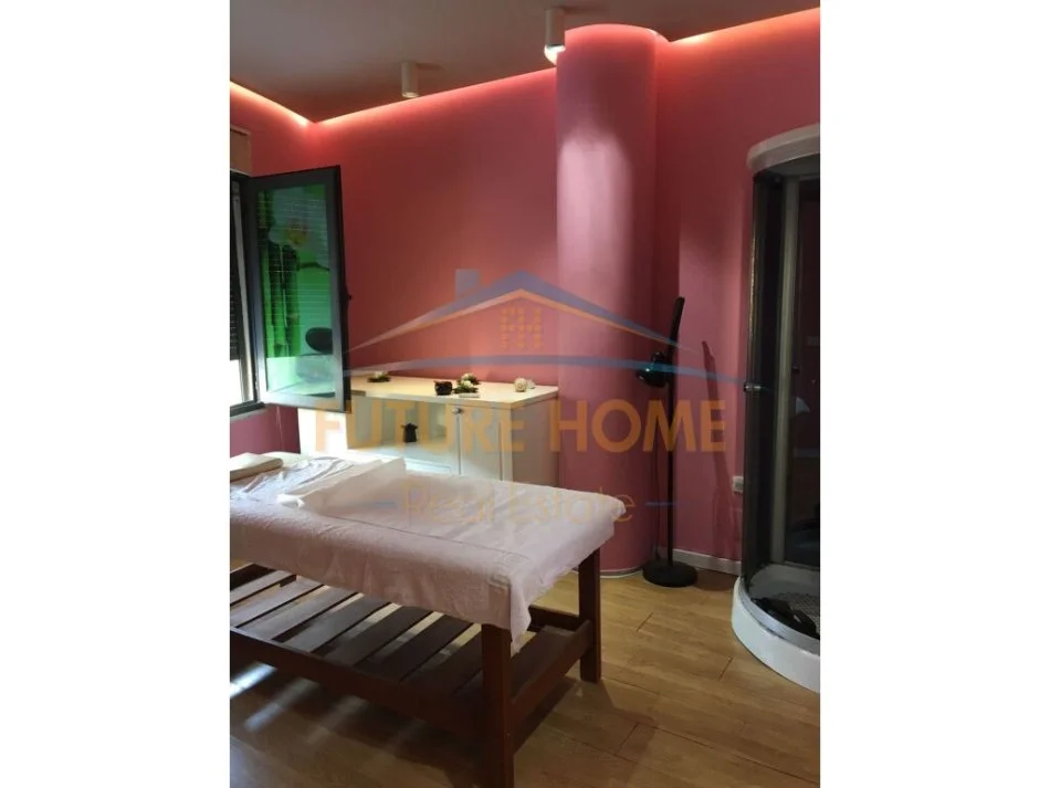 Tirane, shitet apartament 3+1+Ballkon Kati 3, 124 m² 250.000 € (Qender)