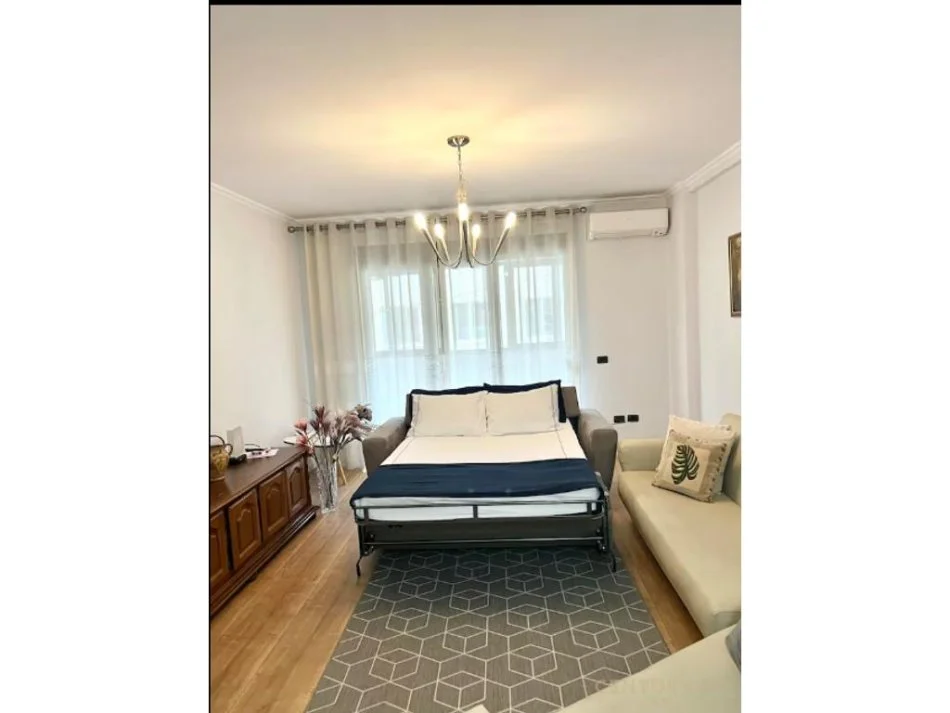 Tirane, jepet me qera apartament 1+1 Kati 3, 85 m² 850 € (Rruga Qemal Stafa)