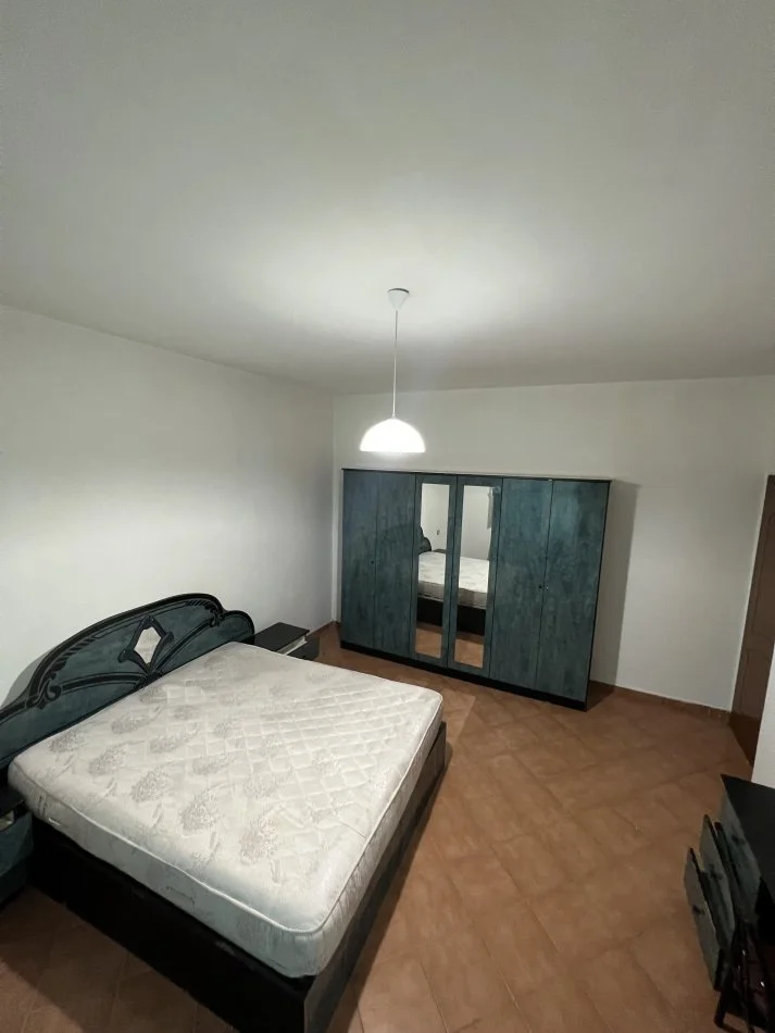 Tirane, jepet me qera Vile 2+1, Kati 1, 100 m² 350 € (Vilat Amerikane)