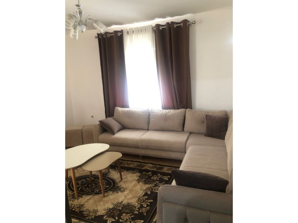 Tirane, jepet me qera apartament 1+1 Kati 5, 56 m² 400 € 