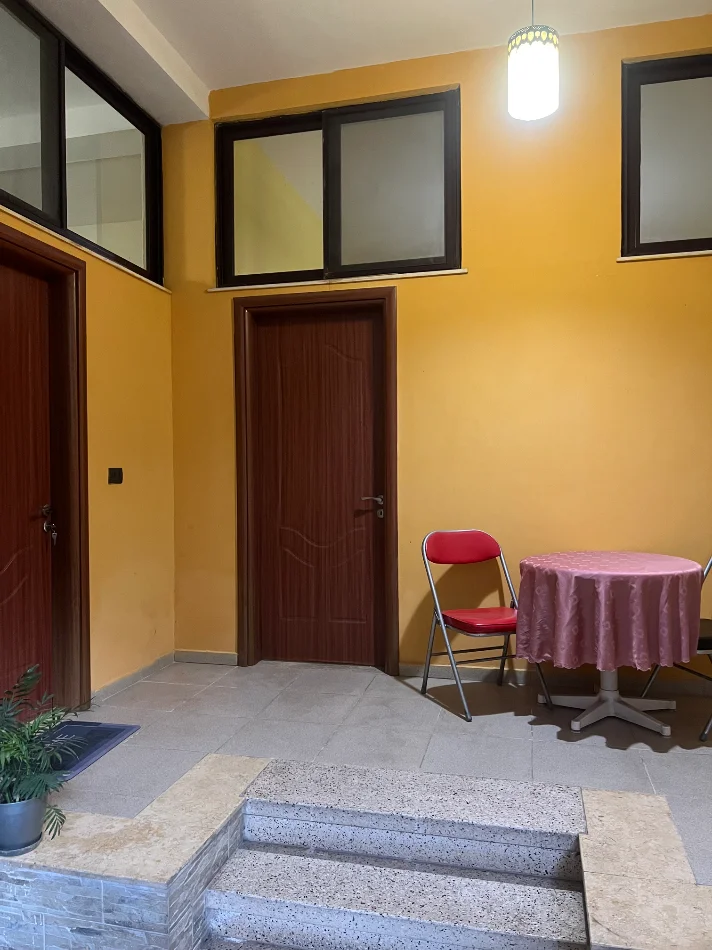 Tirane, jepet me qera apartament 1+1 Kati 0, 350 € 