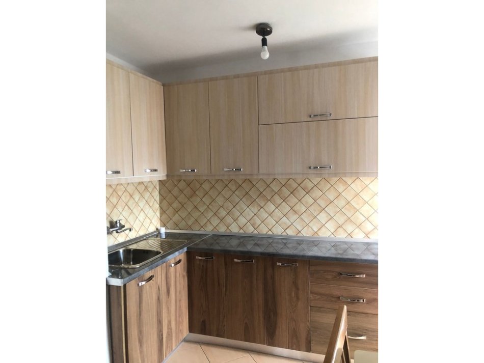 Tirane, jepet me qera apartament 1+1 Kati 5, 56 m² 400 € 