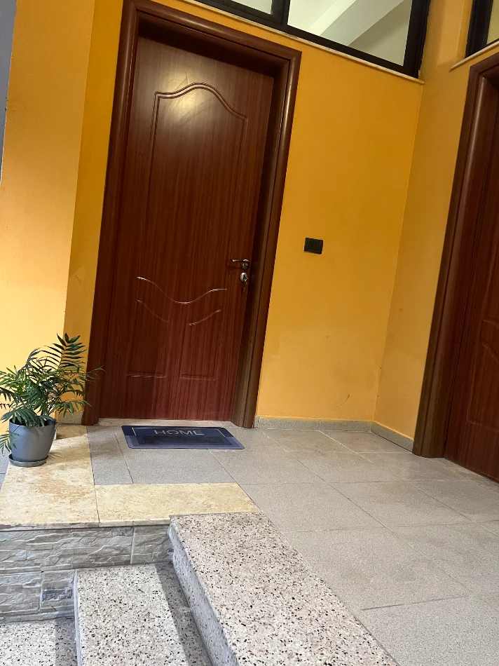 Tirane, jepet me qera apartament 1+1 Kati 0, 350 € 