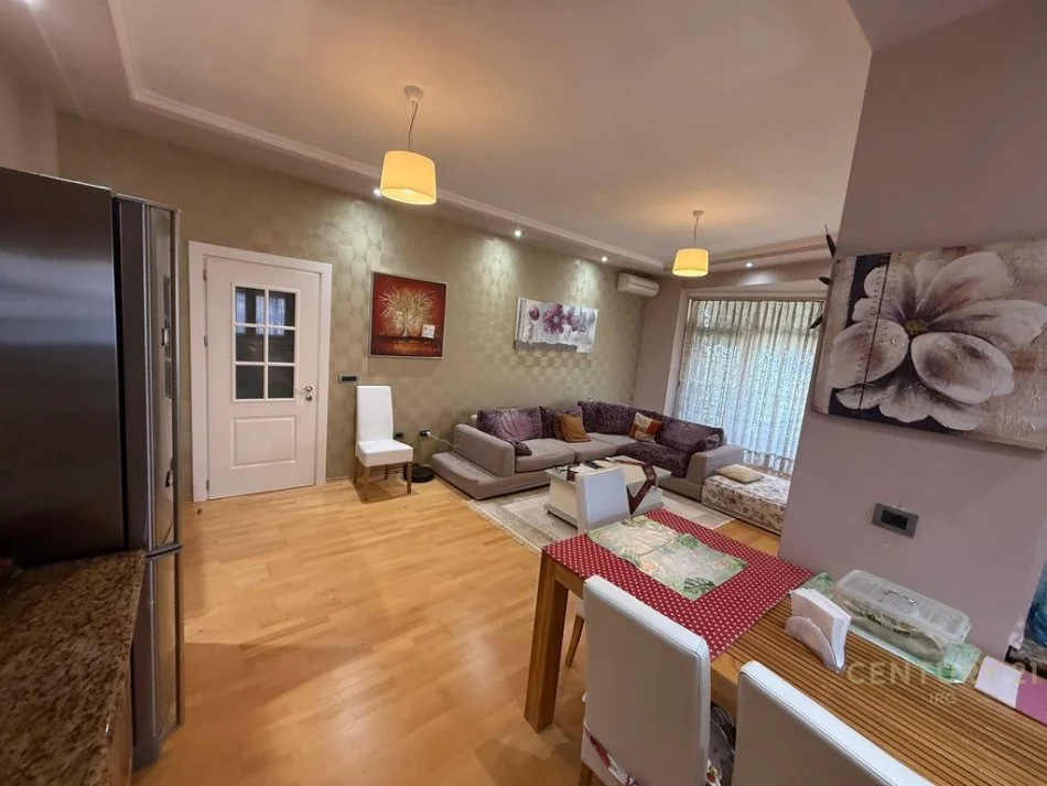 Shqiperi, shitet apartament 2+1 Kati 3, 124 m² 215.000 € 