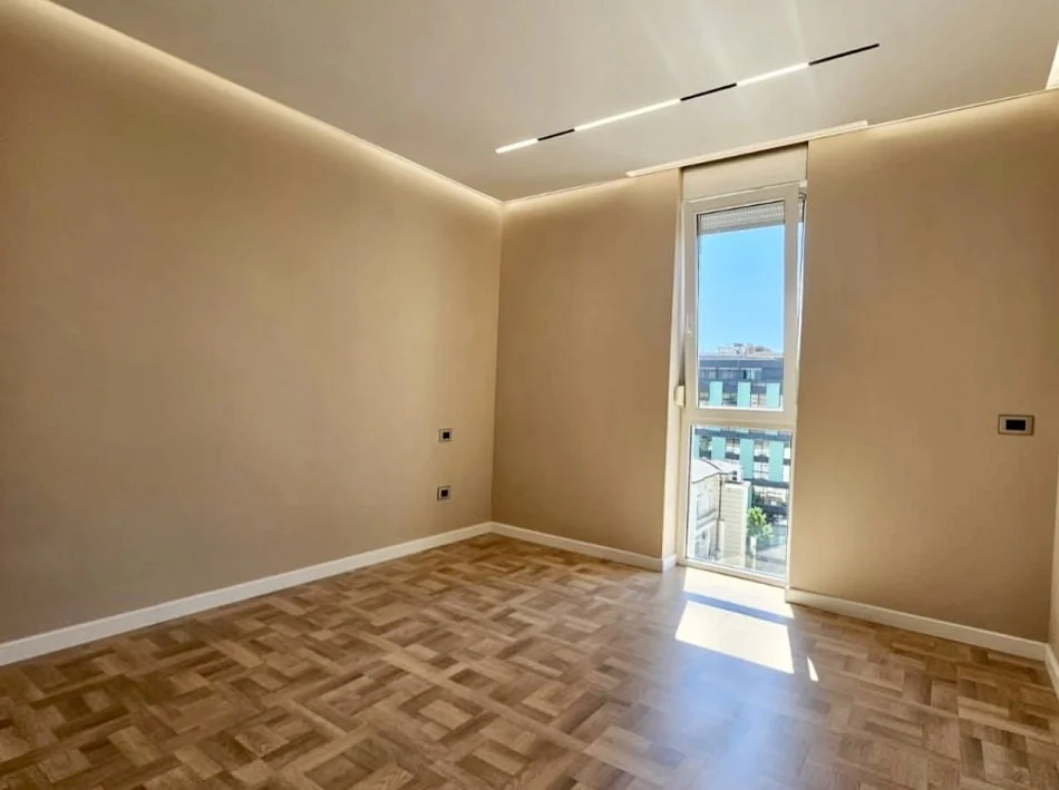 Tirane, jepet me qera apartament 3+1+Aneks+Ballkon Kati 5, 120 m² 1.800 € (Ambassador 1, Stadiumi Air Albania)