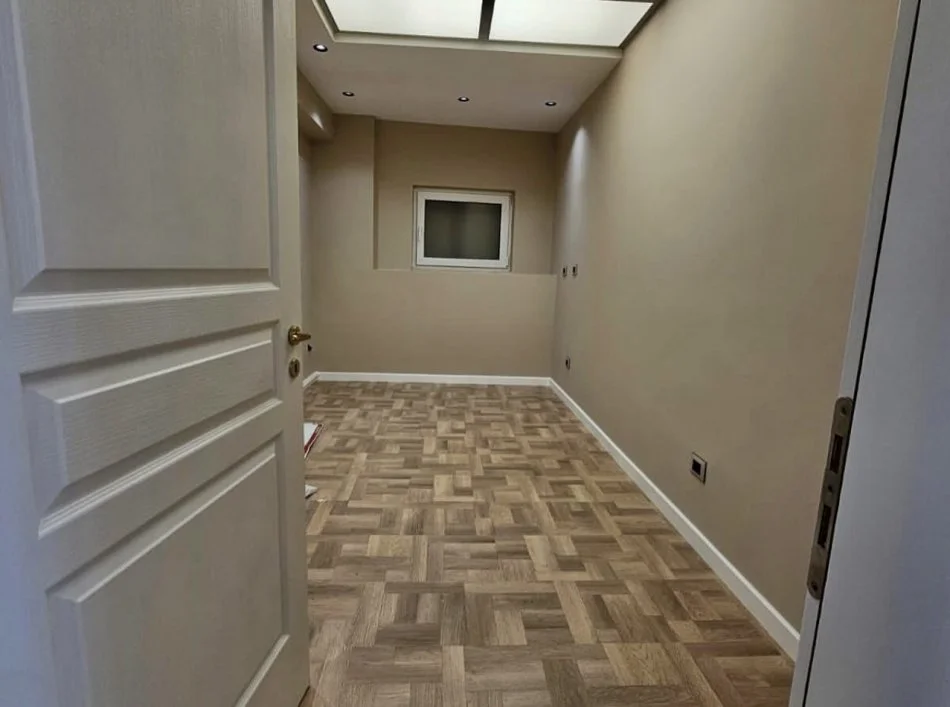 Tirane, jepet me qera apartament 3+1+Aneks+Ballkon Kati 5, 120 m² 1.800 € (Ambassador 1, Stadiumi Air Albania)