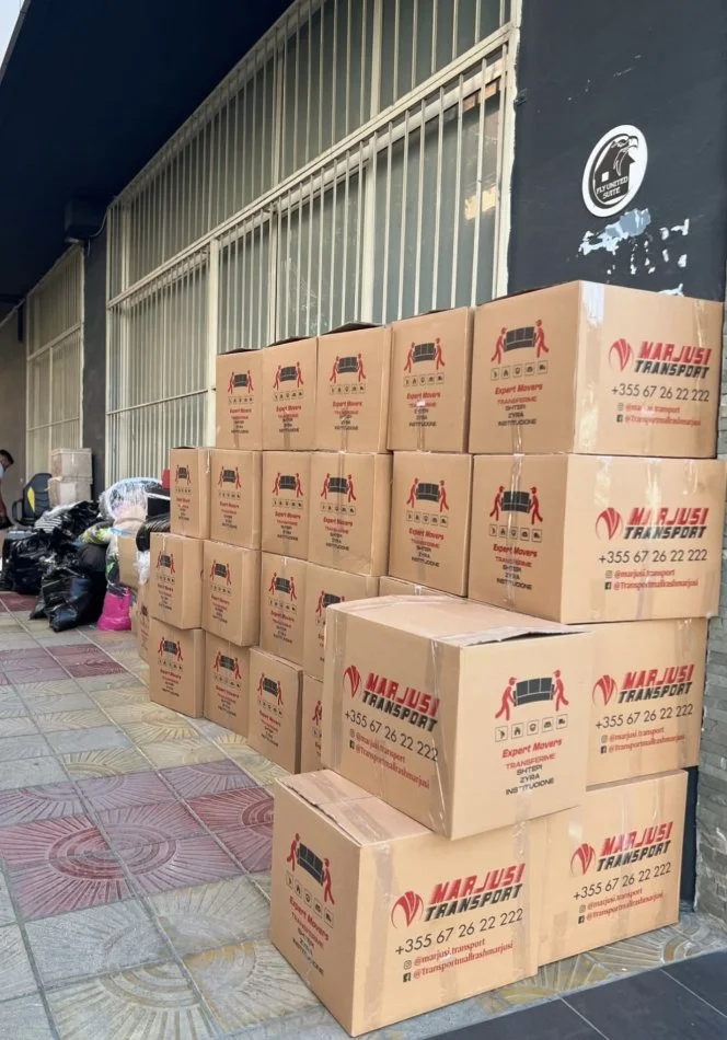 Tirane, - Transport mallrash mobiljesh zyrash  AAA Marjusi