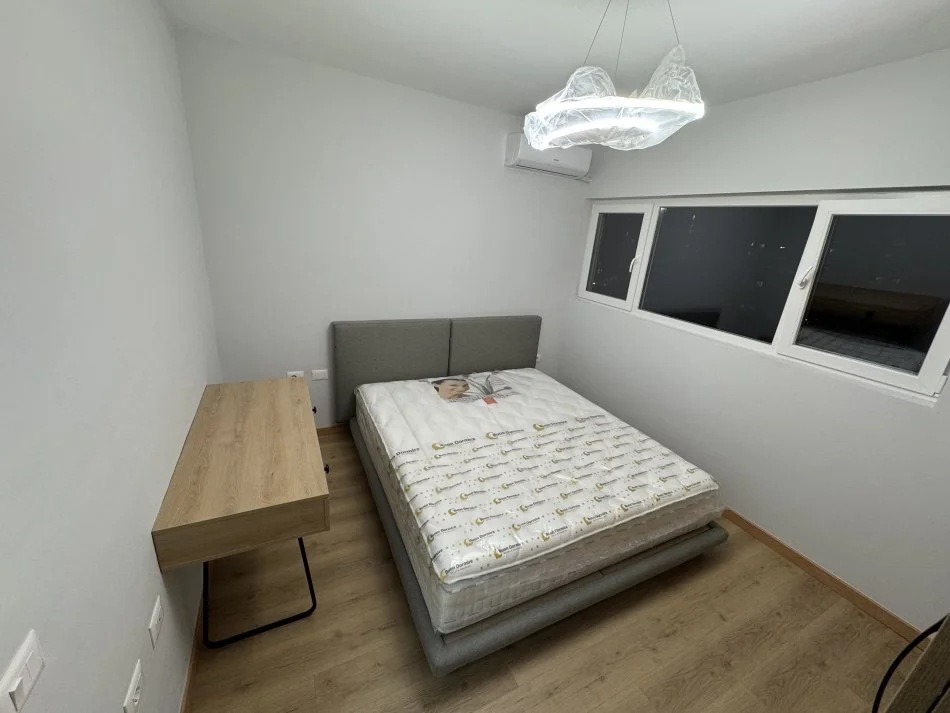 Tirane, jap me qera apartament 1+1+Ballkon Kati 5, 500 € (5 Maji)