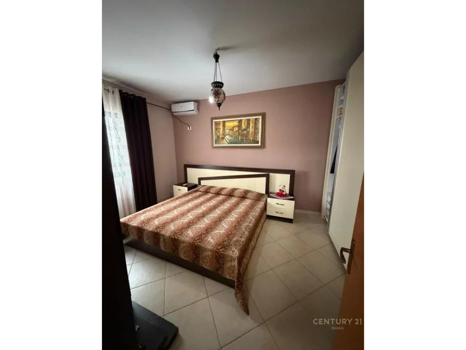 Tirane, jepet me qera apartament 2+1 Kati 1, 90 m² 500 € (Yzberish)