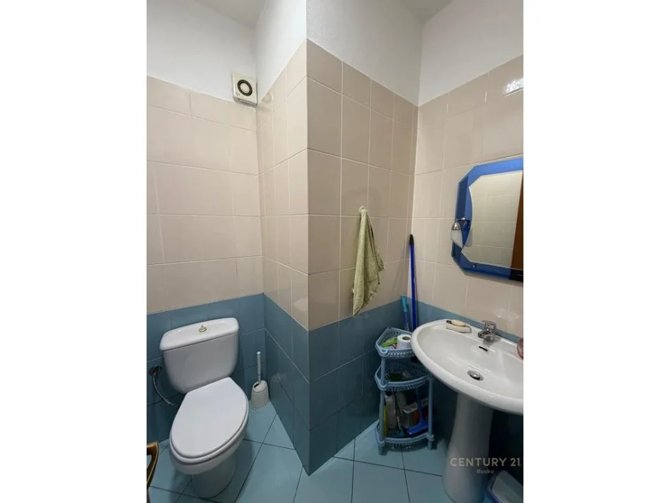 Tirane, jepet me qera apartament 2+1 Kati 1, 90 m² 500 € (Yzberish)