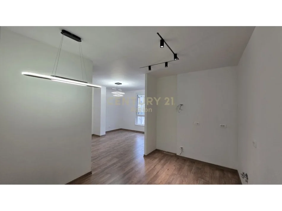 Tirane, shitet apartament 2+1 Kati 3, 77 m² 189.000 € 