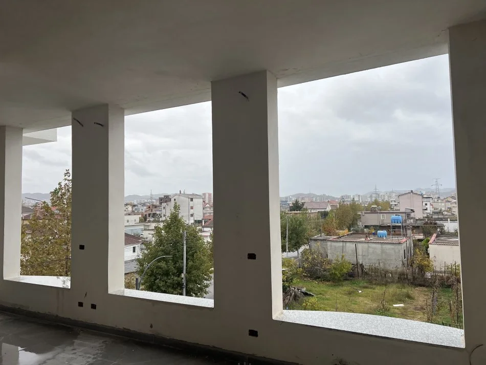 Jap me qera ambjent biznesi Kati 2, 300 m² 800 € (Rruga Arben Broci, Paskuqan Kamëz)