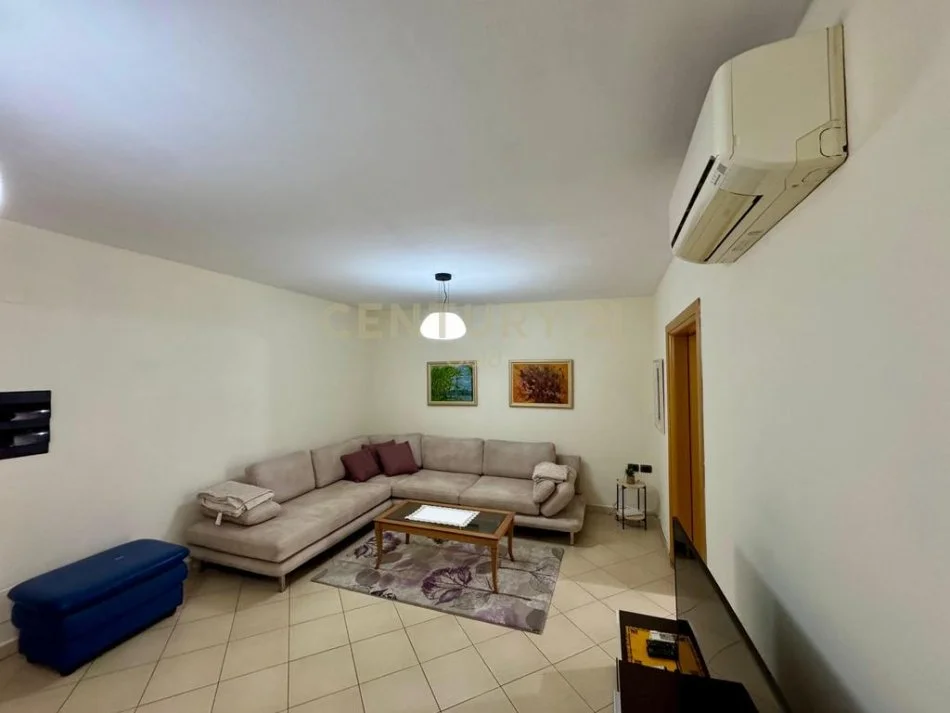 Tirane, shes apartament Kati 3, 80 m² (Rruga e Durresit)